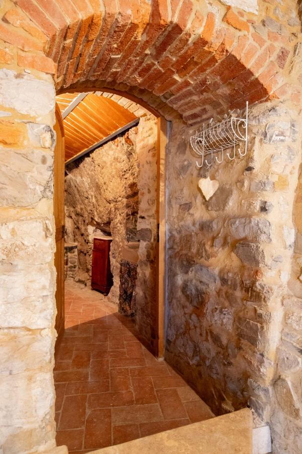 La Casetta Nel Borgo Castelnuovo di Val di Cecina Eksteriør billede