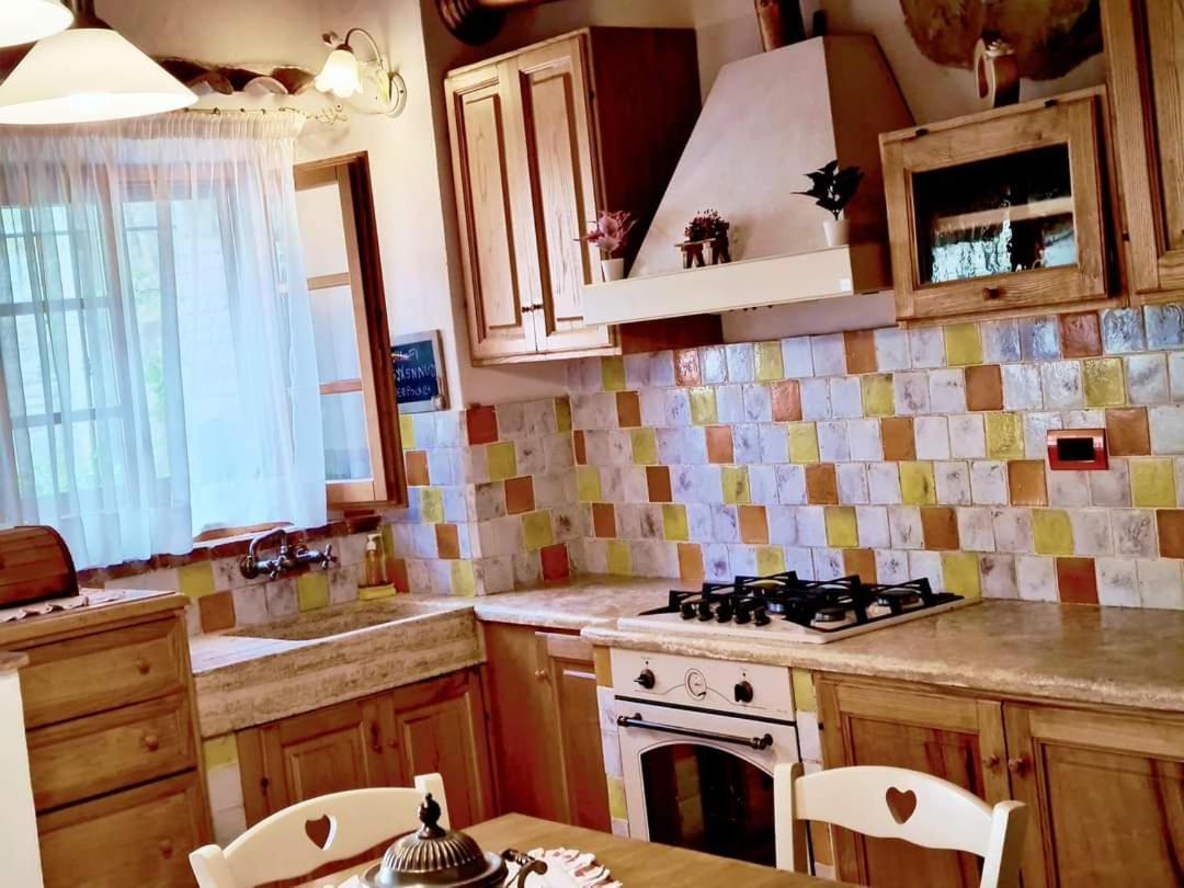 La Casetta Nel Borgo Castelnuovo di Val di Cecina Eksteriør billede